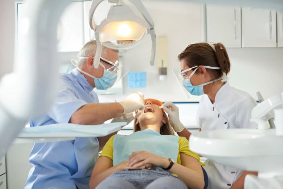 Saturday dentist in Vancouver