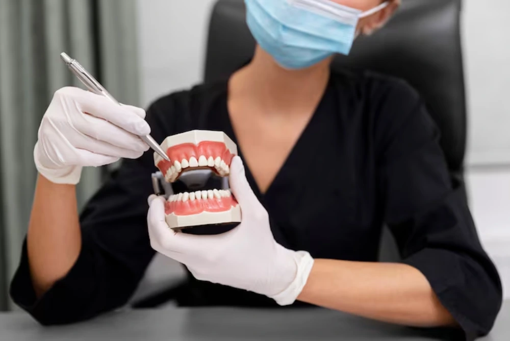 cosmetic dentures for improving smile appearance